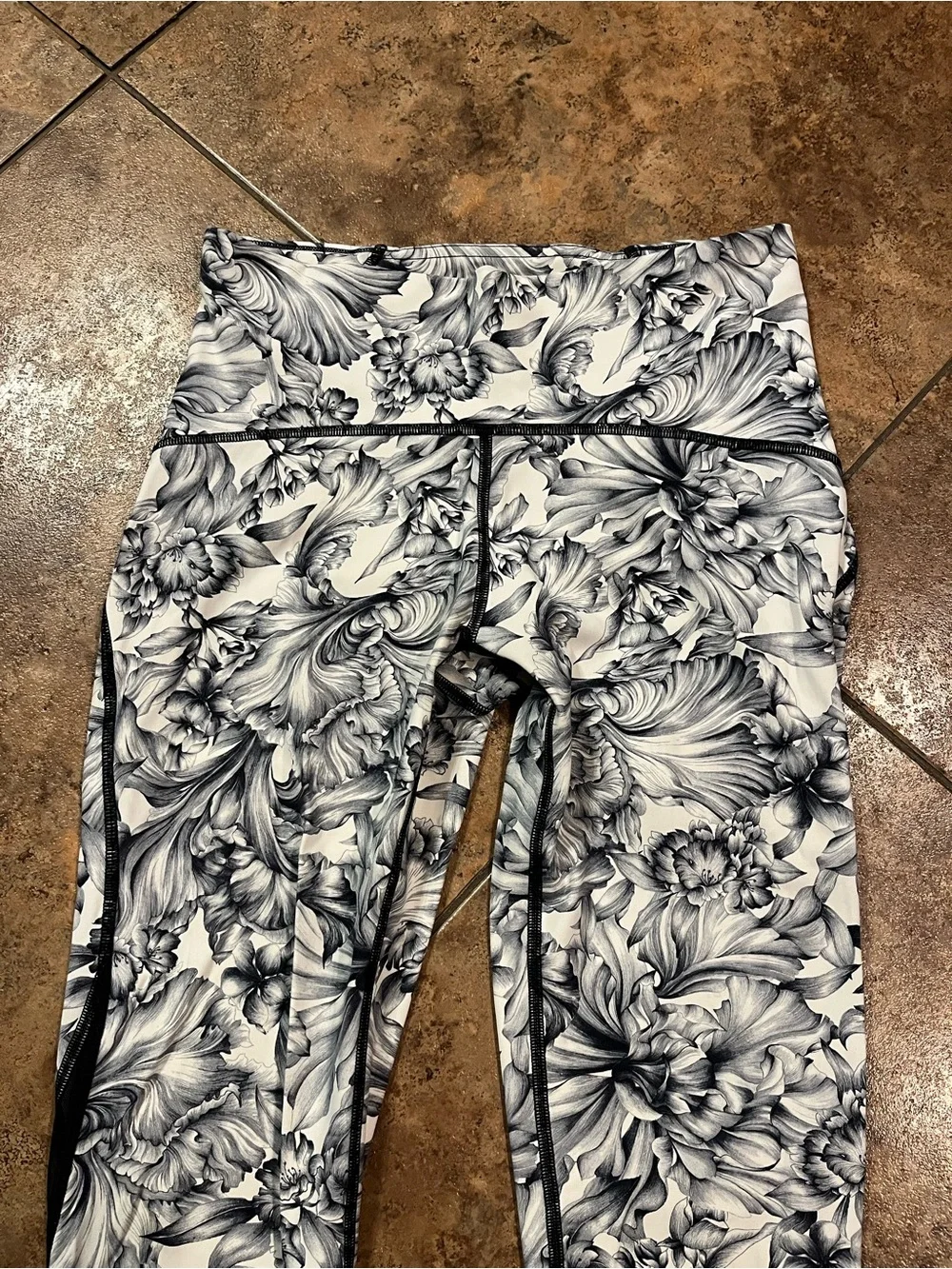 Lululemon Train Times Light Garden Leggings Black & White Size 6